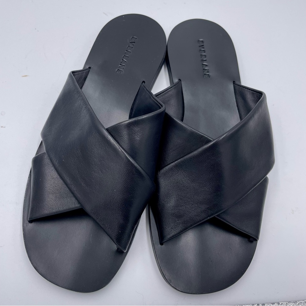 NEW Everlane Black Leather Day Crossover Sandal in Size 9 - Picture 2 of 11